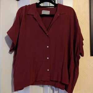 The Silk Short-Sleeve Square Shirt in Burgundy size 14